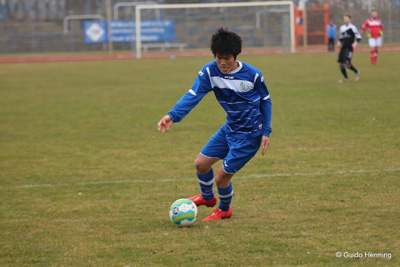 佐藤健太  ドイツ 契約